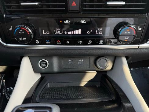 Certified 2023 Nissan Rogue SL w/ SL Premium Package image 29