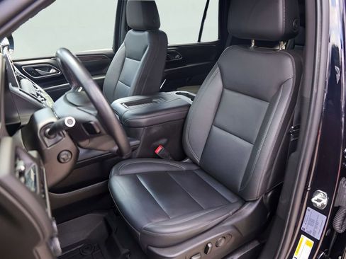 Used 2023 Chevrolet Tahoe Z71 w/ Z71 Off-Road Package AWD/4WD image 10