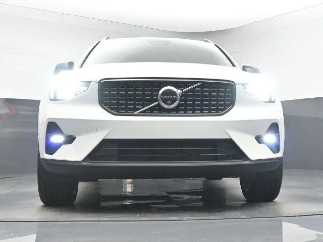 New 2026 Volvo XC40 B5 Plus w/ Climate Package AWD/4WD image 36
