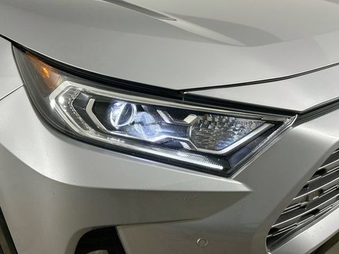 Used 2020 Toyota RAV4 XSE AWD/4WD image 9
