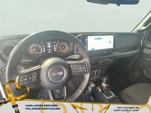 Used 2024 Jeep Gladiator Mojave image 17