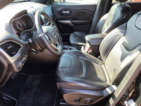 Used 2021 Jeep Cherokee Latitude Lux 80th Anniv w/ Quick Order Package 26U 80TH image 20