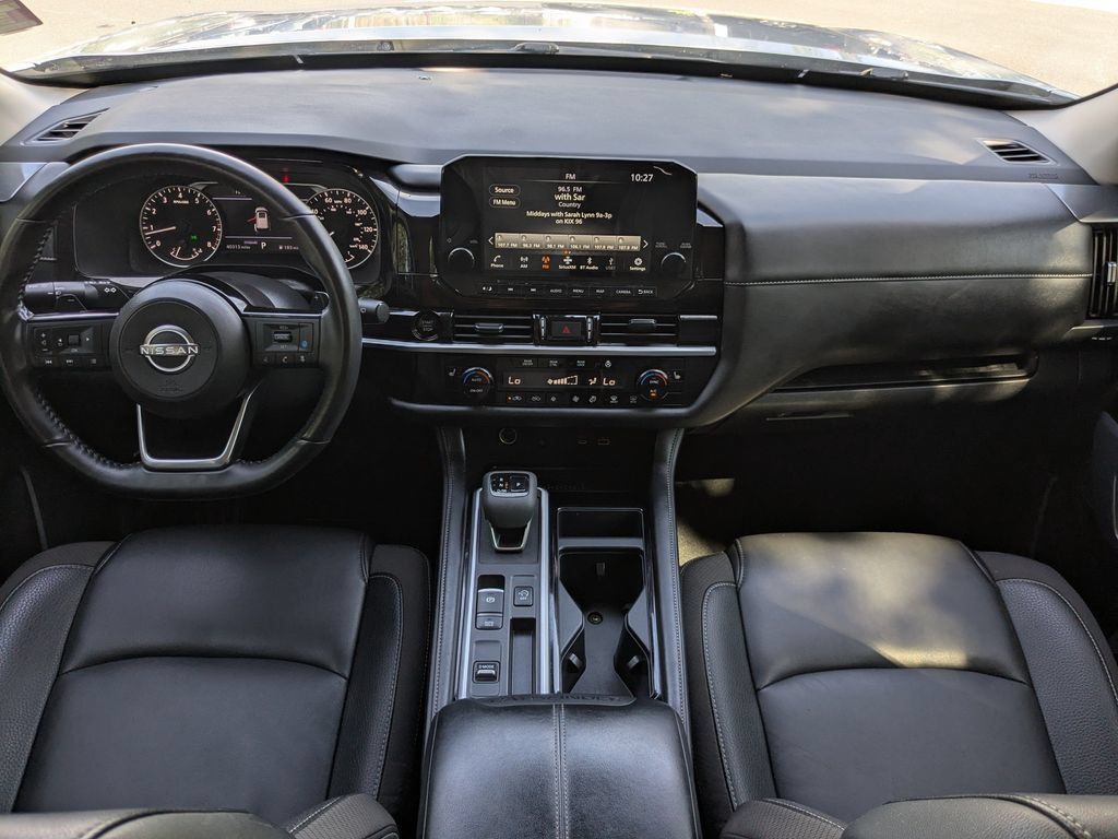 Used 2025 Nissan Pathfinder SL FWD image 16