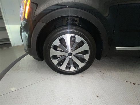 Used 2022 Kia Telluride EX w/ EX Premium Package image 10