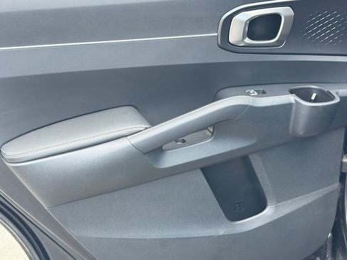 Used 2024 Kia Sorento S w/ Panoramic Sunroof Package FWD image 27