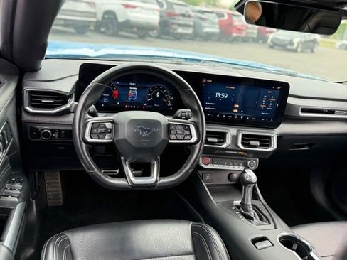 Used 2025 Ford Mustang Premium RWD image 4