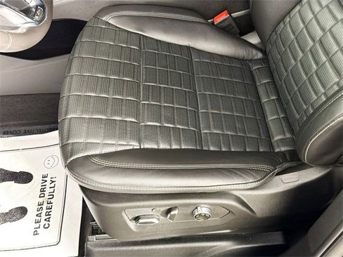 Used 2024 Cadillac Escalade ESV V image 21