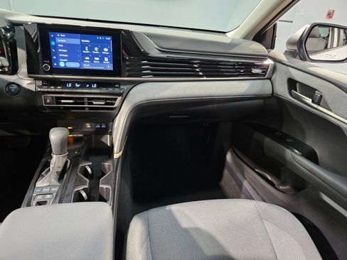 Used 2025 Toyota Camry LE w/ Convenience Package FWD image 11