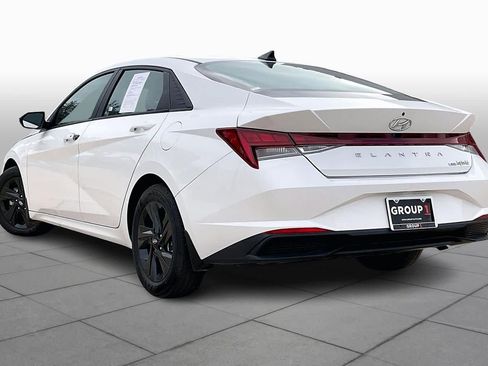 Used 2023 Hyundai Elantra Blue image 11