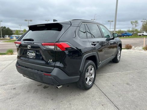 Used 2025 Toyota RAV4 LE AWD/4WD image 7