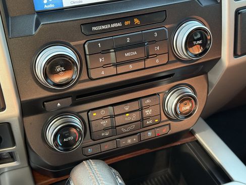 Used 2018 Ford F150 King Ranch w/ Equipment Group 601A Luxury image 22