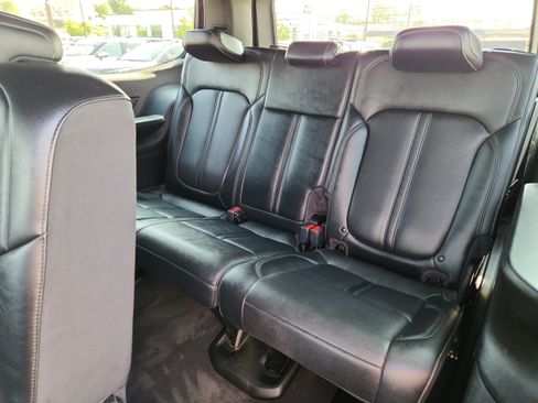 Used 2023 Jeep Wagoneer Series III w/ Preferred Equipment Group AWD/4WD image 12