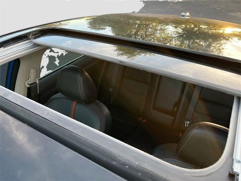 Used 2023 Nissan Sentra SR w/ SR Premium Package image 21