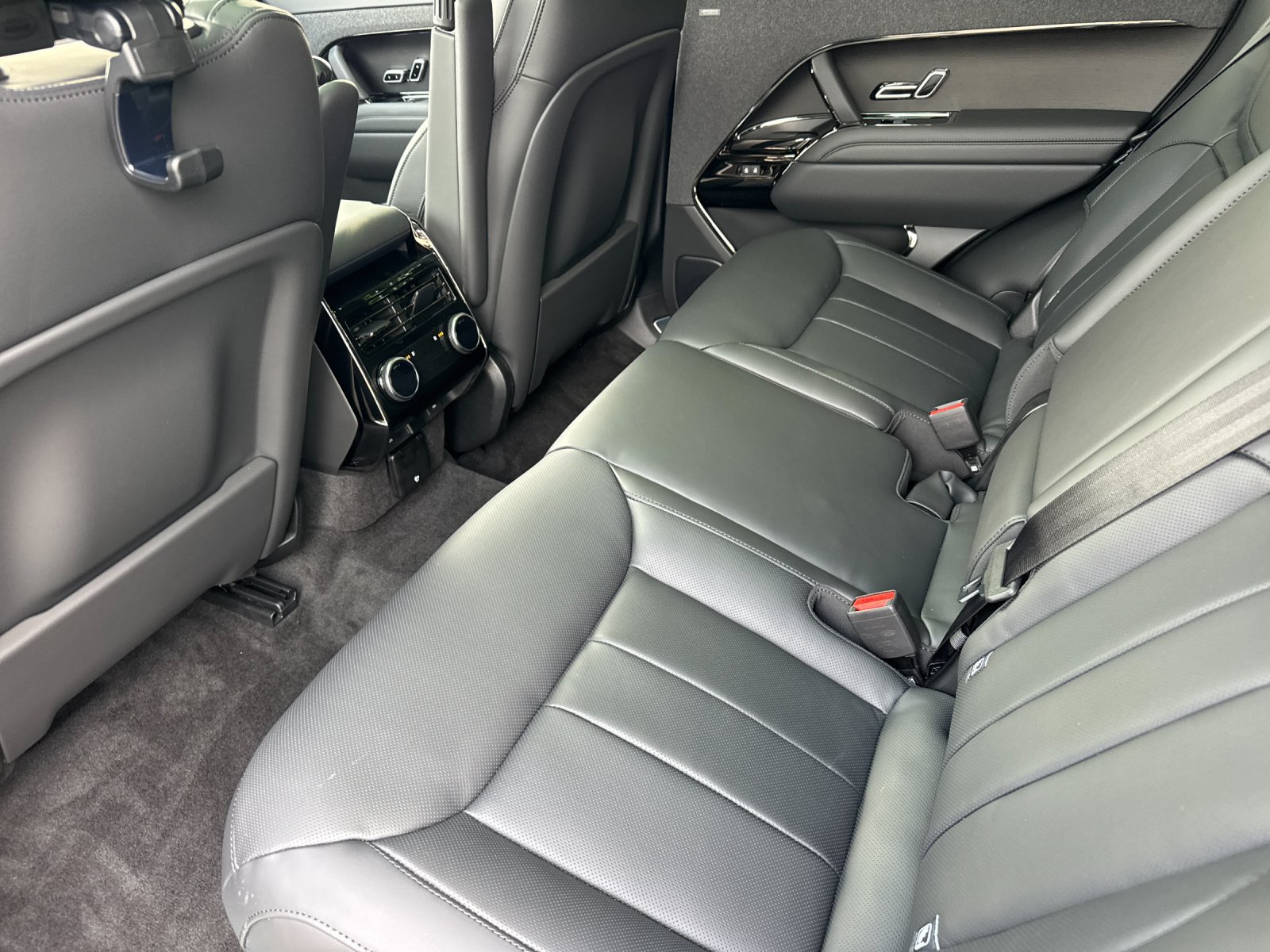 New 2026 Land Rover Range Rover Sport Dynamic SE AWD/4WD image 12