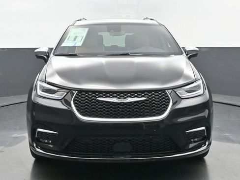 New 2026 Chrysler Pacifica Pinnacle image 8