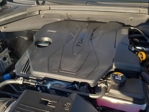 Used 2022 Genesis GV70 2.5T w/ Advanced Package image 26