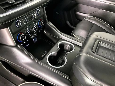 Used 2021 Chevrolet Tahoe Premier w/ Premium Package image 16