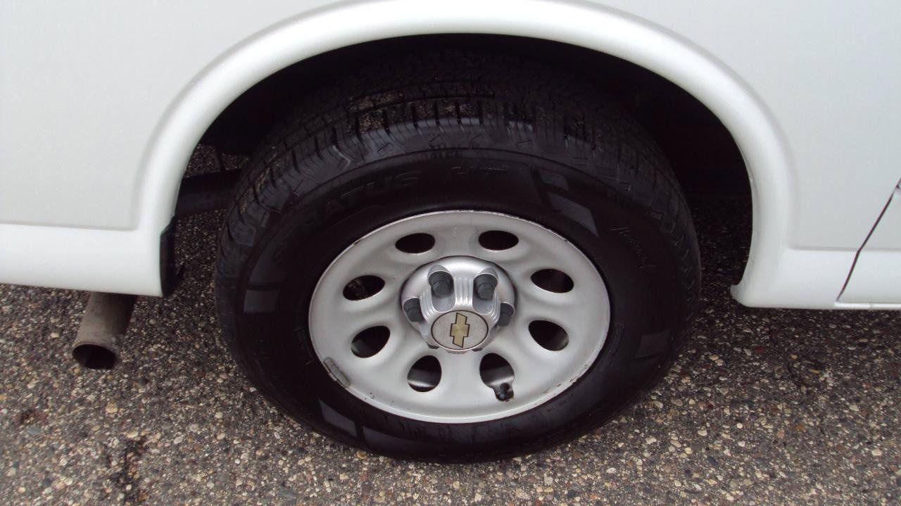 Used 2013 Chevrolet Express 1500 LS AWD/4WD image 32