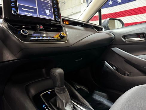 Used 2021 Toyota Corolla LE image 21