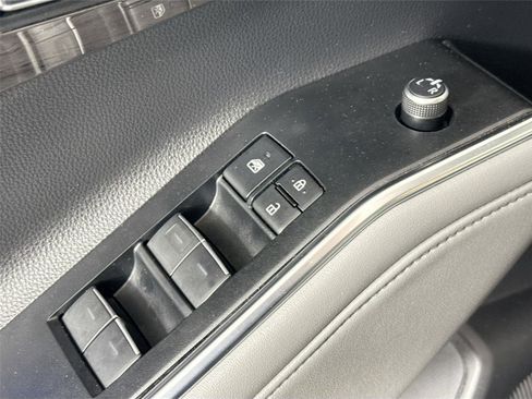 Used 2022 Toyota Highlander Platinum FWD image 29