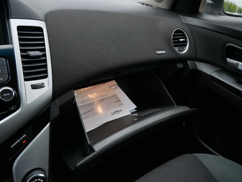 Used 2011 Chevrolet Cruze LT FWD image 33