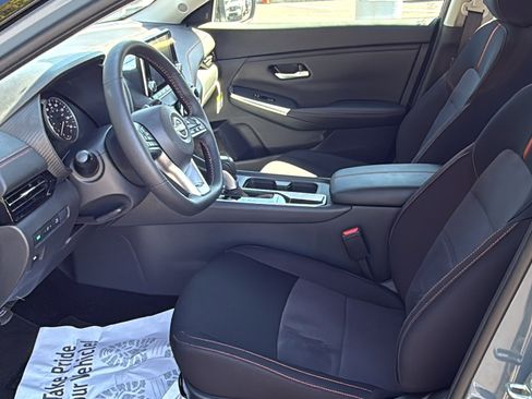Certified 2025 Nissan Sentra SR w/ Midnight Edition FWD image 19