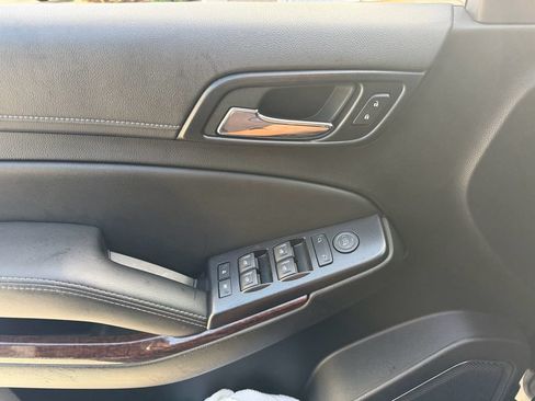 Used 2019 GMC Yukon XL SLE w/ Convenience Package RWD image 12