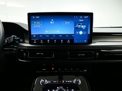 Used 2023 Lincoln Nautilus FWD w/ Premium Package image 19