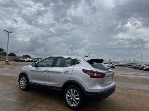 Used 2022 Nissan Rogue Sport S FWD image 14