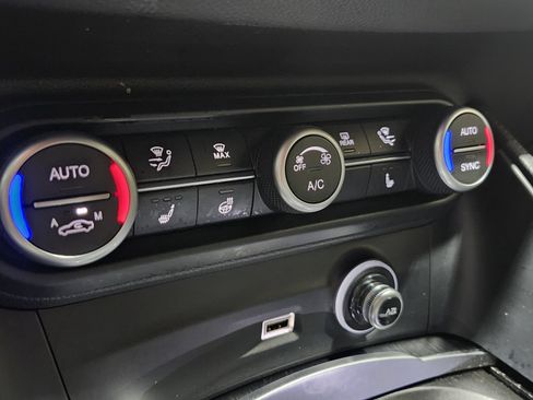 Used 2022 Alfa Romeo Stelvio Sprint image 9