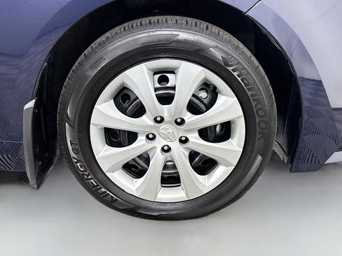 Used 2025 Toyota Corolla LE FWD image 31