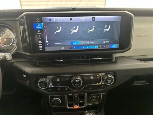Used 2024 Jeep Wrangler Unlimited Sport AWD/4WD image 18
