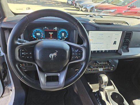 Used 2025 Ford Bronco Big Bend image 16
