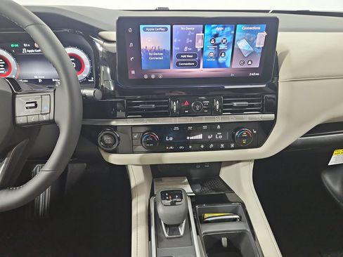 New 2026 Nissan Pathfinder SL w/ SL Premium Package AWD/4WD image 17