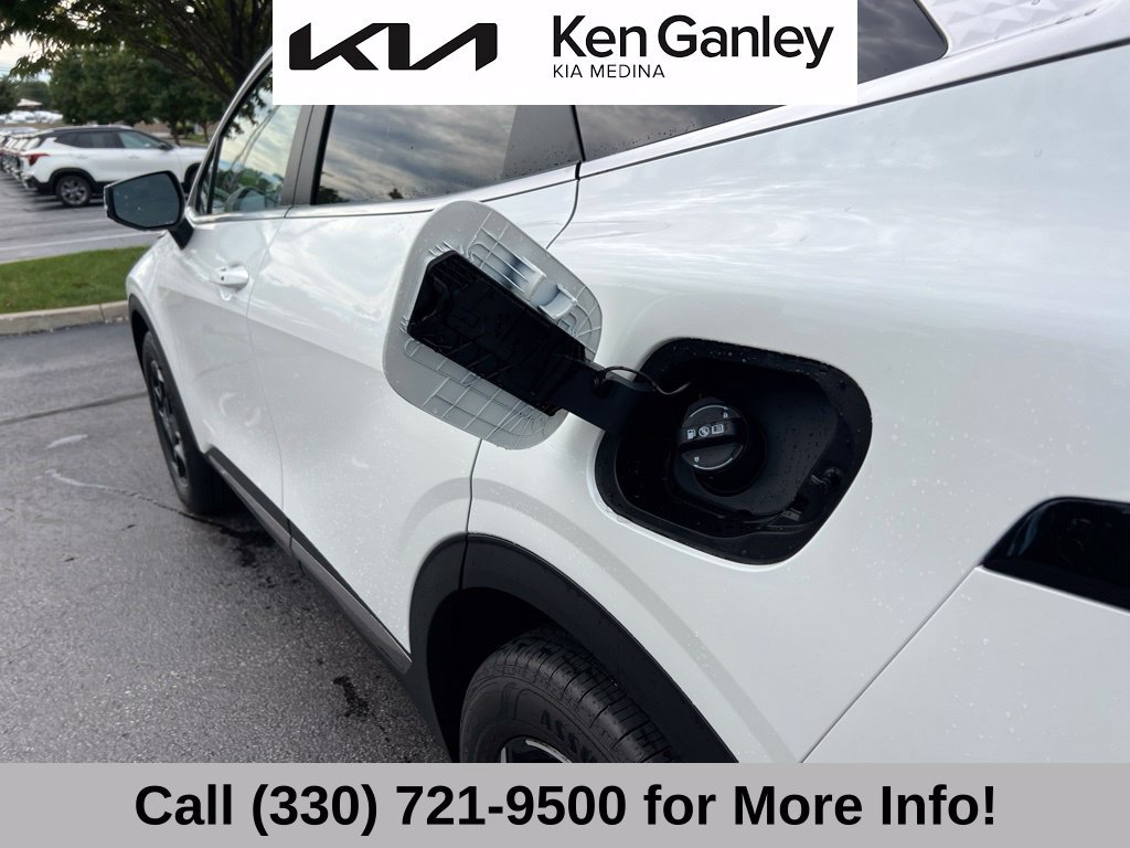 Certified 2026 Kia Sportage EX w/ EX Panoramic Sunroof Package AWD/4WD image 48