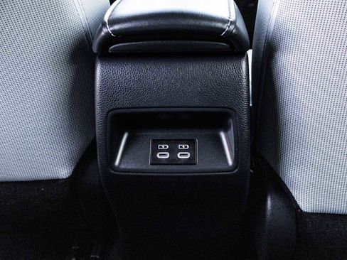 Certified 2025 Toyota Corolla SE image 20