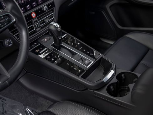Certified 2022 Porsche Macan S AWD/4WD image 39