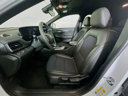 Used 2025 Buick Envista Preferred image 13