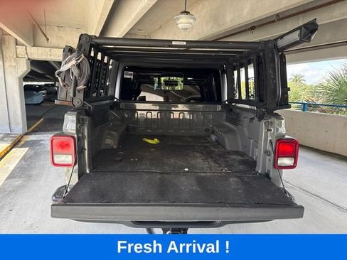 Used 2022 Jeep Gladiator Sport AWD/4WD image 19