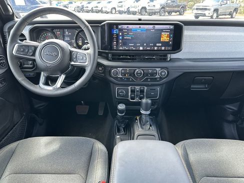 Certified 2025 Jeep Wrangler Unlimited Sahara AWD/4WD image 10