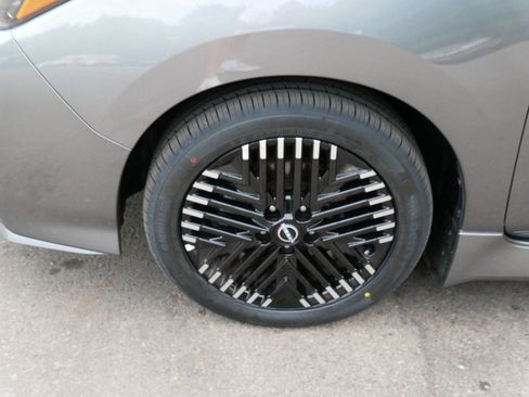 Certified 2025 Nissan Leaf SV Plus FWD image 9