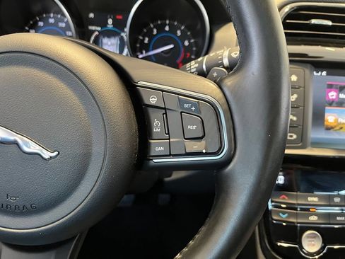 Used 2018 Jaguar XE Premium AWD/4WD image 43