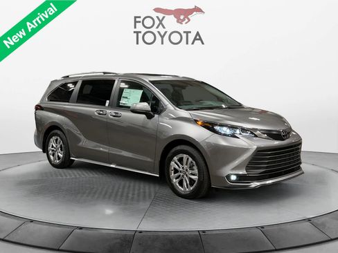 New 2026 Toyota Sienna XLE AWD/4WD image 7