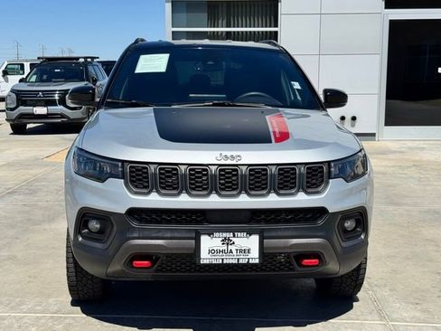 Used 2024 Jeep Compass Trailhawk AWD/4WD image 2