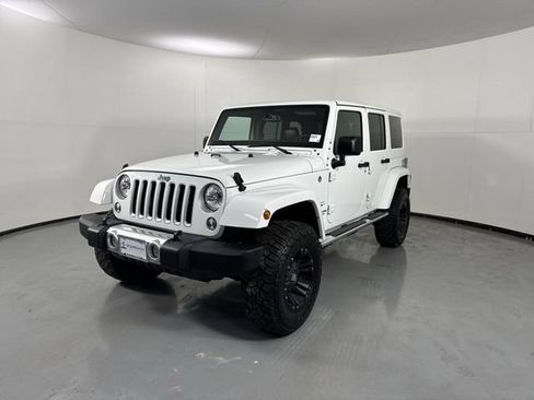 Used 2017 Jeep Wrangler Unlimited Sahara w/ Mopar Chrome Edition Group AWD/4WD image 2