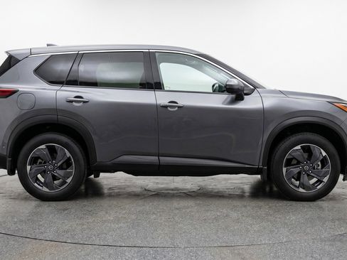 Used 2025 Nissan Rogue SV FWD image 11