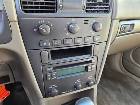 Used 2004 Volvo S40 image 18