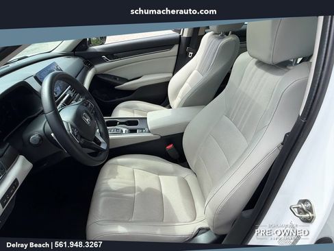 Used 2018 Honda Accord Touring image 10