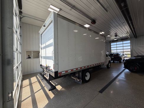 Used 2021 Ford E-450 and Econoline 450 Super Duty w/ Power Windows & Locks Group image 4