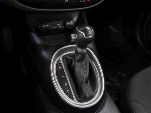 Used 2015 Kia Soul FWD image 21